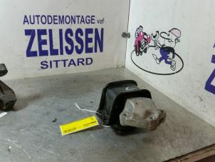 Gebruikte Motorsteun Peugeot Partner Tepee (7A/B/C/D/E/F/G/J/P/S) 1.6 HDiF 90 16V Phase 1 Prijs € 42,00 Margeregeling aangeboden door Zelissen V.O.F. autodemontage