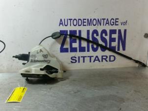 Gebruikte Deurslot Mechaniek 4Deurs links-achter Volkswagen Golf Plus (5M1/1KP) 1.6 Prijs € 47,25 Margeregeling aangeboden door Zelissen V.O.F. autodemontage
