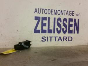 Gebruikte Schakelaar Achteruitverwarming Audi TT (8N3) 1.8 20V Turbo Prijs € 15,75 Margeregeling aangeboden door Zelissen V.O.F. autodemontage