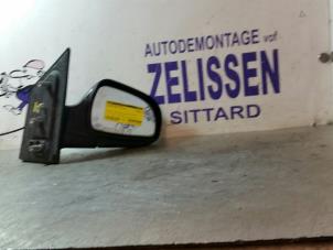 Gebruikte Spiegel Buiten rechts Hyundai Matrix 1.6 16V Prijs € 42,00 Margeregeling aangeboden door Zelissen V.O.F. autodemontage