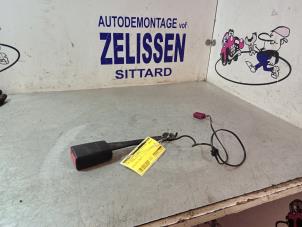 Gebruikte Veiligheidsgordel Insteek rechts-voor Ford Fiesta 6 (JA8) 1.25 16V Prijs € 21,00 Margeregeling aangeboden door Zelissen V.O.F. autodemontage