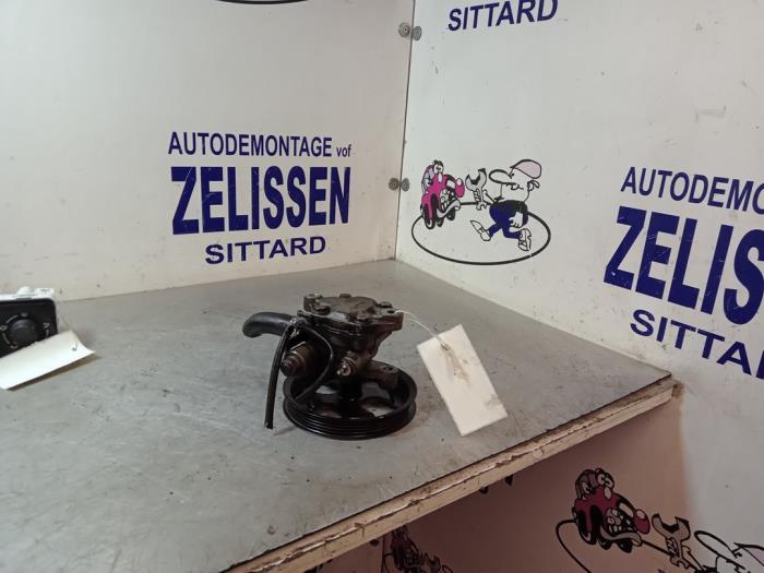 Stuurbekrachtiging Pomp van een Mitsubishi Space Star (DG) 1.6 16V 2002