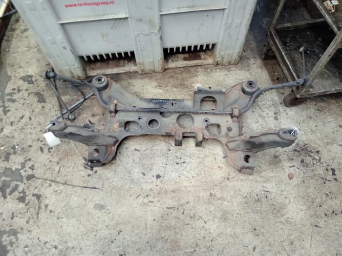 Gebruikte Subframe Ford Transit 2.2 TDCi 16V Prijs € 183,75 Margeregeling aangeboden door Zelissen V.O.F. autodemontage