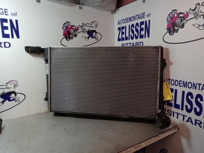 Gebruikte Radiateur Volkswagen Golf Plus (5M1/1KP) 1.9 TDI 105 Prijs € 52,50 Margeregeling aangeboden door Zelissen V.O.F. autodemontage