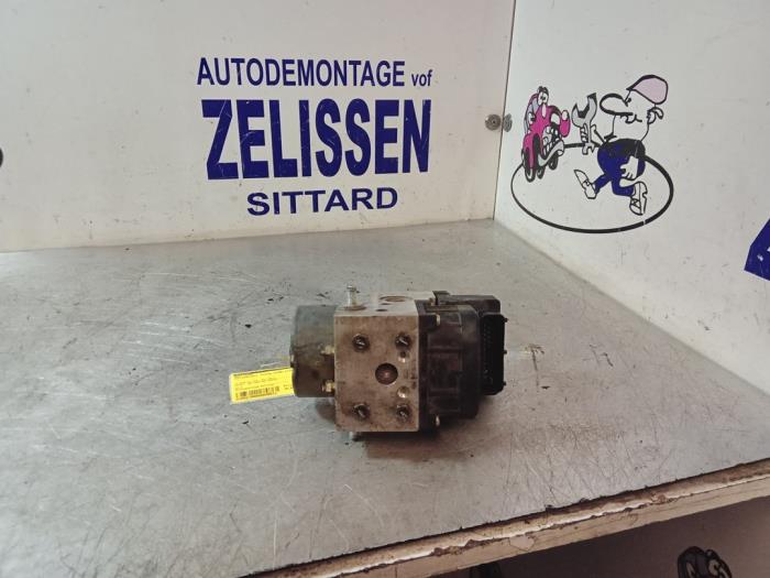 Gebruikte ABS Pomp Mitsubishi Space Star (DG) 1.6 16V Prijs € 73,50 Margeregeling aangeboden door Zelissen V.O.F. autodemontage