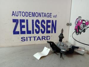 Gebruikte Ruitenwissermotor achter Volkswagen Polo IV (9N1/2/3) 1.2 12V Prijs € 42,00 Margeregeling aangeboden door Zelissen V.O.F. autodemontage