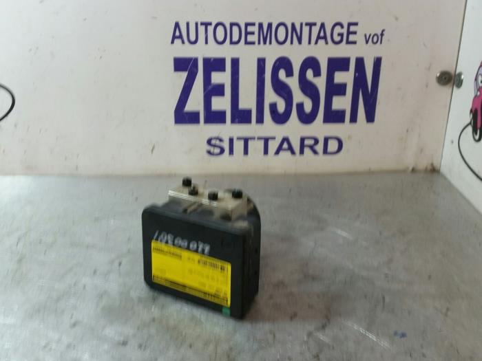 Gebruikte ABS Pomp Volkswagen Bora (1J2) 2.0 Prijs € 78,75 Margeregeling aangeboden door Zelissen V.O.F. autodemontage