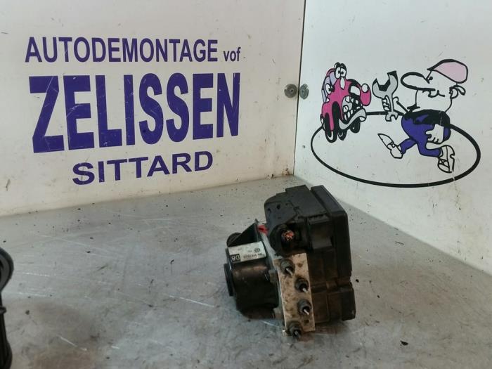 Gebruikte ABS Pomp Skoda Octavia Combi (1Z5) 1.8 TSI 16V Prijs € 152,25 Margeregeling aangeboden door Zelissen V.O.F. autodemontage
