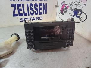 Gebruikte Radio CD Speler Toyota Corolla (E11) 1.6 16V Prijs € 152,25 Margeregeling aangeboden door Zelissen V.O.F. autodemontage