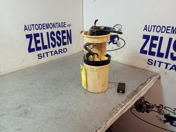 Gebruikte Benzinepomp Volkswagen Caddy III (2KA,2KH,2CA,2CH) 1.6 TDI 16V Prijs € 63,00 Margeregeling aangeboden door Zelissen V.O.F. autodemontage