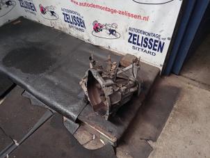 Gebruikte Versnellingsbak Nissan Micra (K12) 1.2 16V Prijs € 236,25 Margeregeling aangeboden door Zelissen V.O.F. autodemontage