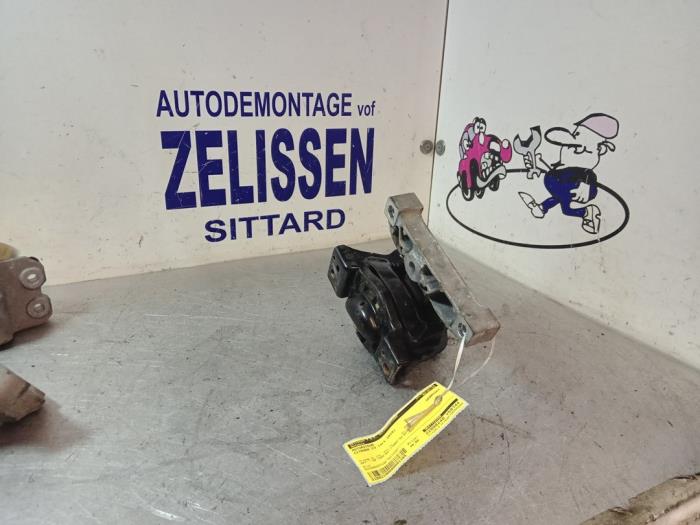 Gebruikte Motorsteun Citroen C3 (SC) 1.4 Prijs € 42,00 Margeregeling aangeboden door Zelissen V.O.F. autodemontage