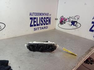 Gebruikte Chaufage Bedieningspaneel Ford Focus 2 1.6 16V Prijs € 36,75 Margeregeling aangeboden door Zelissen V.O.F. autodemontage
