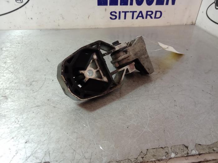 Gebruikte Motorrubber Ford Focus 3 1.6 Ti-VCT 16V 125 Prijs € 42,00 Margeregeling aangeboden door Zelissen V.O.F. autodemontage