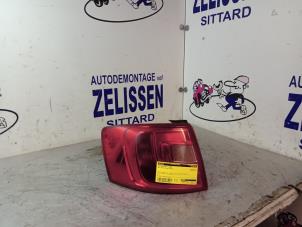 Gebruikte Achterlicht links Volkswagen Jetta IV (162/16A) 1.4 TSI 122 16V Prijs € 63,00 Margeregeling aangeboden door Zelissen V.O.F. autodemontage
