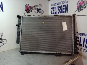 Gebruikte Radiateur Mercedes SLK (R170) 2.3 230 K 16V Prijs € 78,75 Margeregeling aangeboden door Zelissen V.O.F. autodemontage