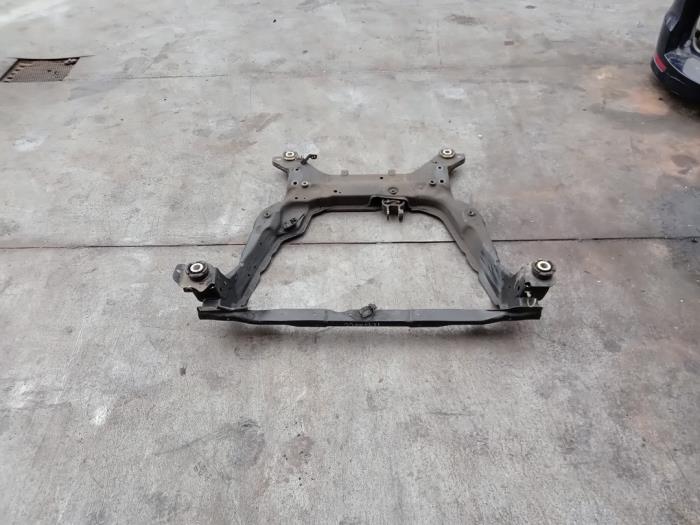 Subframe van een Ford Mondeo IV Wagon 2.0 Ecoboost SCTi 16V 2010
