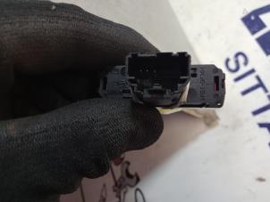 Gebruikte Paniekverlichtings Schakelaar Ford Mondeo IV Wagon 2.0 Ecoboost SCTi 16V Prijs € 21,00 Margeregeling aangeboden door Zelissen V.O.F. autodemontage