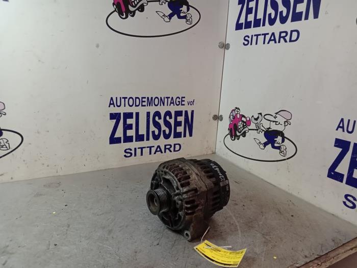 Gebruikte Dynamo Mercedes S (W220) 3.2 S-320 18V Prijs € 78,75 Margeregeling aangeboden door Zelissen V.O.F. autodemontage
