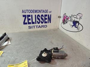 Gebruikte Raammotor Portier Mercedes S (W220) 3.2 S-320 18V Prijs € 47,25 Margeregeling aangeboden door Zelissen V.O.F. autodemontage