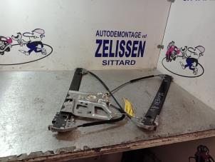 Gebruikte Ruitmechaniek 4Deurs rechts-voor Mercedes S (W220) 3.2 S-320 18V Prijs € 57,75 Margeregeling aangeboden door Zelissen V.O.F. autodemontage