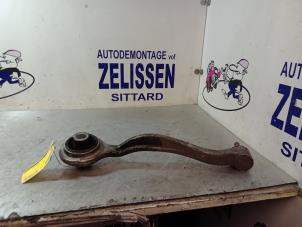 Gebruikte Draagarm links-voor Mercedes S (W220) 3.2 S-320 18V Prijs € 26,25 Margeregeling aangeboden door Zelissen V.O.F. autodemontage