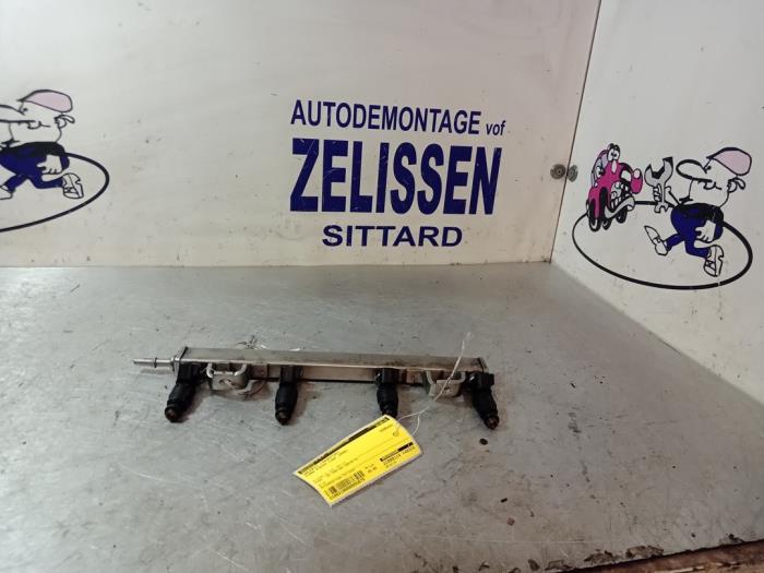 Gebruikte Injector brug Ford Focus 1 1.6 16V Prijs € 68,25 Margeregeling aangeboden door Zelissen V.O.F. autodemontage