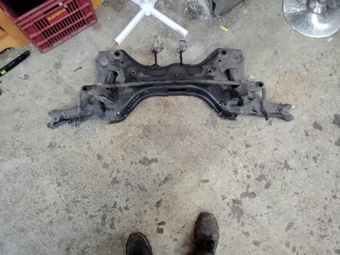 Gebruikte Subframe Seat Mii Prijs € 78,75 Margeregeling aangeboden door Zelissen V.O.F. autodemontage