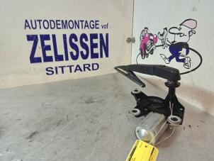 Gebruikte Ruitenwissermotor achter Fiat Grande Punto (199) 1.4 Prijs € 36,75 Margeregeling aangeboden door Zelissen V.O.F. autodemontage