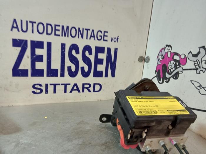 Gebruikte ABS Pomp Toyota Yaris II (P9) 1.3 16V VVT-i Prijs € 131,25 Margeregeling aangeboden door Zelissen V.O.F. autodemontage