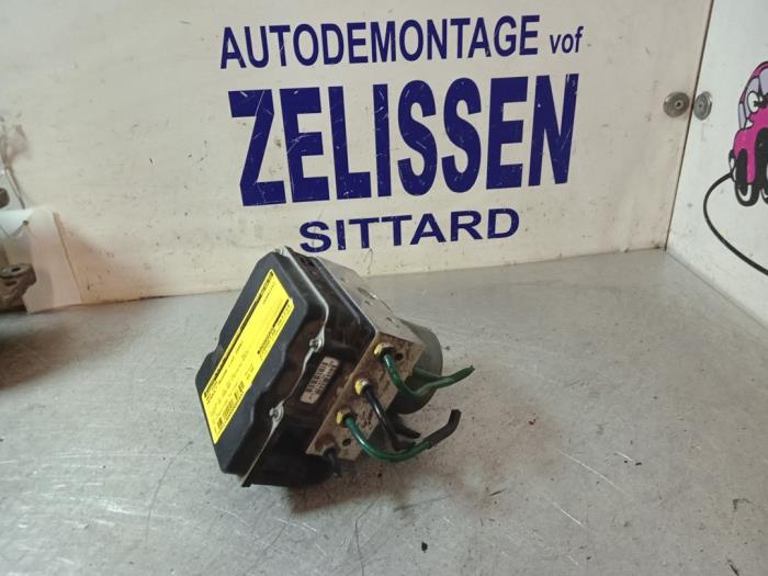 Gebruikte ABS Pomp Renault Megane II (BM/CM) 2.0 16V RS Turbo Prijs € 63,00 Margeregeling aangeboden door Zelissen V.O.F. autodemontage