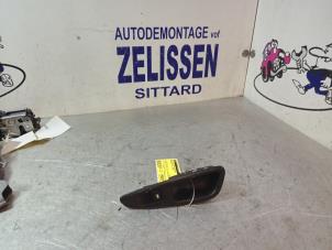 Gebruikte Ruit schakelaar elektrisch Peugeot 308 (4A/C) 1.6 16V THP 150 Prijs € 10,50 Margeregeling aangeboden door Zelissen V.O.F. autodemontage