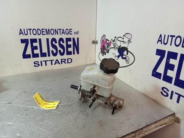 Gebruikte Hoofdremcilinder Kia Cee'd (EDB5) 1.4 CVVT 16V Prijs € 31,50 Margeregeling aangeboden door Zelissen V.O.F. autodemontage