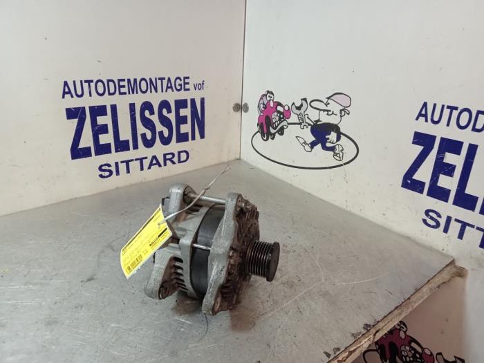 Gebruikte Dynamo Renault Megane III Grandtour (KZ) 1.4 16V TCe 130 Prijs € 78,75 Margeregeling aangeboden door Zelissen V.O.F. autodemontage