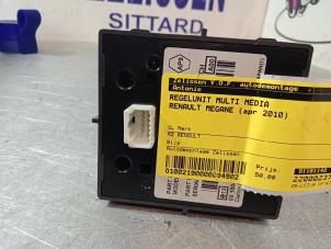 Gebruikte Regelunit Multi Media Renault Megane III Grandtour (KZ) 1.4 16V TCe 130 Prijs € 52,50 Margeregeling aangeboden door Zelissen V.O.F. autodemontage