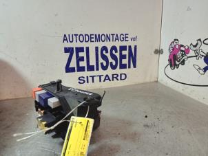 Gebruikte Zekeringkast Toyota Yaris (P1) 1.3 16V VVT-i Prijs € 47,25 Margeregeling aangeboden door Zelissen V.O.F. autodemontage