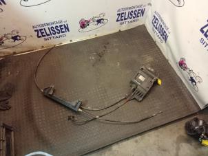 Gebruikte Handrem Mechaniek Renault Megane Scenic Prijs € 210,00 Margeregeling aangeboden door Zelissen V.O.F. autodemontage