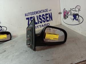 Gebruikte Spiegel Buiten rechts Hyundai Matrix 1.6 16V Prijs € 36,75 Margeregeling aangeboden door Zelissen V.O.F. autodemontage