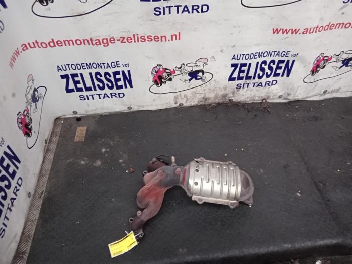 Gebruikte Uitlaatspruitstuk + katalysator Kia Rio (DC22/24) 1.5 16V Prijs op aanvraag aangeboden door Zelissen V.O.F. autodemontage