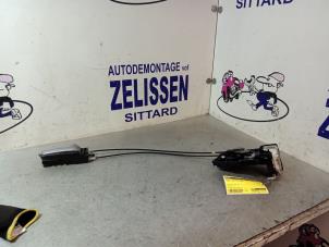 Gebruikte Portierslot Mechaniek 4Deurs rechts-achter Suzuki Swift (ZA/ZC/ZD1/2/3/9) 1.3 VVT 16V Prijs € 52,50 Margeregeling aangeboden door Zelissen V.O.F. autodemontage