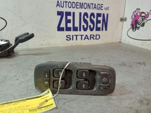 Gebruikte Elektrisch Raam Schakelaar Volvo V70 (SW) 2.4 D5 20V Prijs € 47,25 Margeregeling aangeboden door Zelissen V.O.F. autodemontage