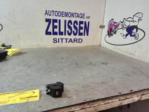Gebruikte Ruit schakelaar elektrisch Peugeot 308 (4A/C) 1.6 16V THP 150 Prijs € 15,75 Margeregeling aangeboden door Zelissen V.O.F. autodemontage