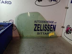 Gebruikte Extra Ruit 2Deurs links-voor Volkswagen Eos (1F7/F8) 1.6 FSI 16V Prijs € 42,00 Margeregeling aangeboden door Zelissen V.O.F. autodemontage