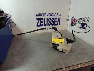 Gebruikte Deurslot Mechaniek 2Deurs rechts Volkswagen Polo IV (9N1/2/3) 1.2 Prijs € 36,75 Margeregeling aangeboden door Zelissen V.O.F. autodemontage