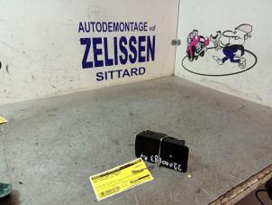 Gebruikte Elektrisch Raam Schakelaar Opel Insignia Sports Tourer 1.8 16V Ecotec Prijs € 21,00 Margeregeling aangeboden door Zelissen V.O.F. autodemontage