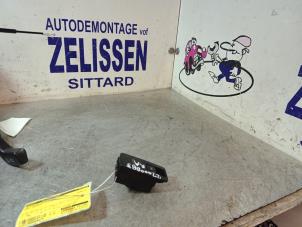 Gebruikte Ruit schakelaar elektrisch Opel Insignia Sports Tourer 1.8 16V Ecotec Prijs € 21,00 Margeregeling aangeboden door Zelissen V.O.F. autodemontage