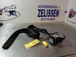 Gebruikte Veiligheidsgordel rechts-achter Nissan Pixo (D31S) 1.0 12V Prijs € 52,50 Margeregeling aangeboden door Zelissen V.O.F. autodemontage