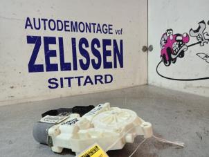 Gebruikte Motor electrisch raam Peugeot 407 SW (6E) 1.8 16V Prijs € 42,00 Margeregeling aangeboden door Zelissen V.O.F. autodemontage