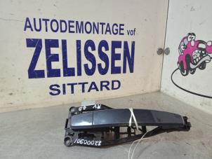 Gebruikte Deurgreep 4Deurs rechts-voor Opel Zafira (M75) 1.6 16V Prijs € 15,75 Margeregeling aangeboden door Zelissen V.O.F. autodemontage