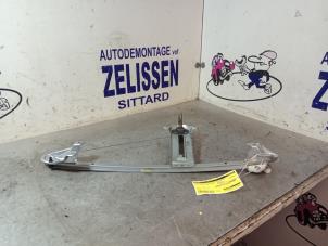 Gebruikte Ruitmechaniek 4Deurs rechts-achter Opel Zafira (M75) 1.6 16V Prijs € 26,25 Margeregeling aangeboden door Zelissen V.O.F. autodemontage